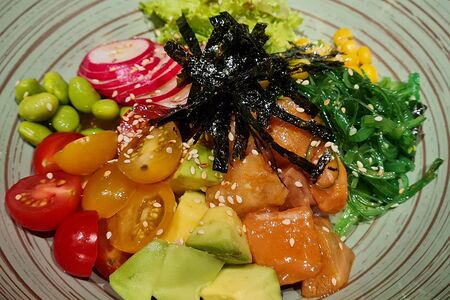 Поке с лососем