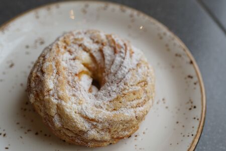 Кольцо с кремом