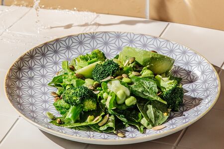 Зеленый салат