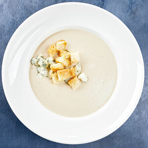 Суп-крем из шампиньонов с сыром с голубой плесенью