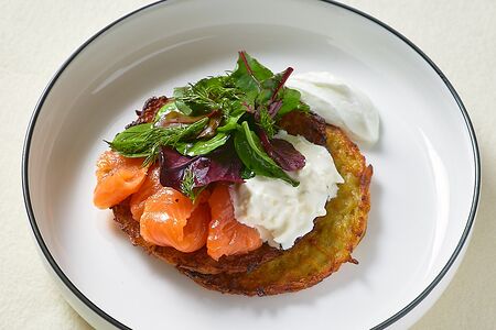 Драник с лососем и страчателлой