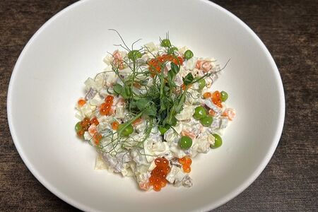 Оливье с языком и красной икрой