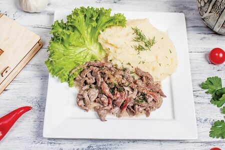 Бефстроганов