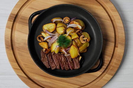 Сковородка с говядиной