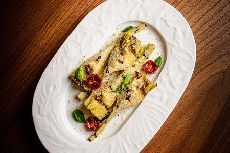 Артишоки на гриле с пармезаном