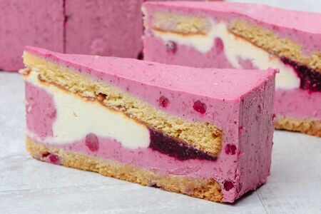 Торт с лесными ягодами