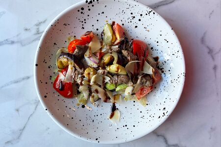 Стейк-салат с запеченными овощами