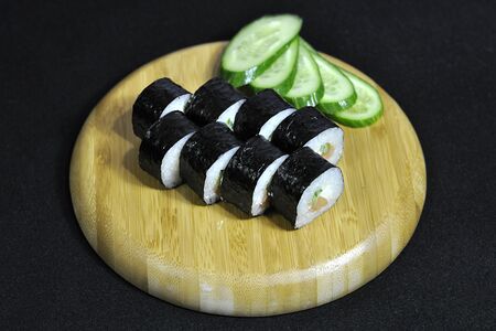 Ролл Трио с лососем