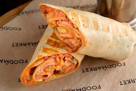 Ролл с беконом