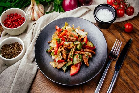 Салат с говяжьим языком