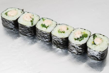 Мини-ролл с чукой 6 шт