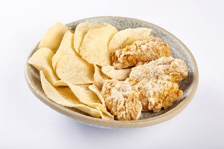 Крылья Сырный снег c сырными чипсами