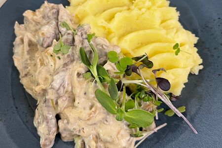 Бефстроганов с вешенками