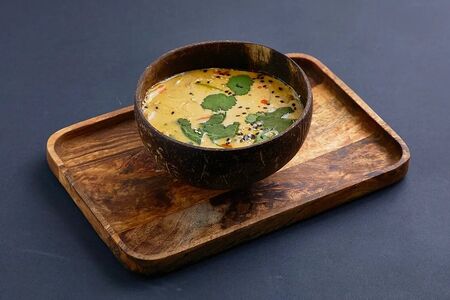 Тайский суп с цыпленком и стеклянной лапшой