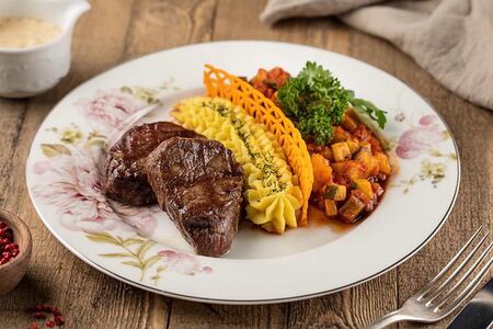 Медальоны из говяжьей вырезки