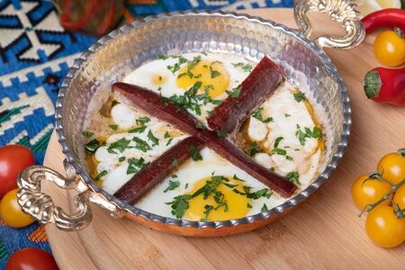 Яичница с турецкой колбасой