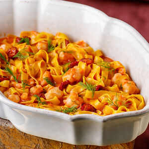 Тальятелле с креветками и вялеными томатами