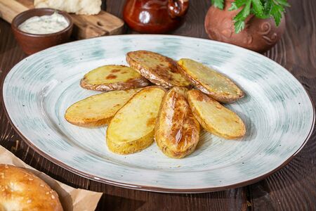 Картофель, запеченный в кожуре