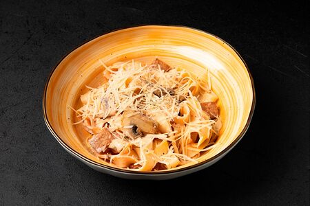 Паста с цыпленком и грибами