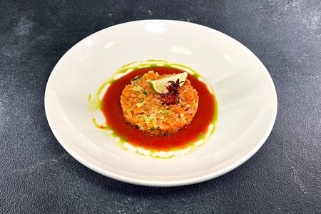 Тартар из лосося с цитрусовым понзу