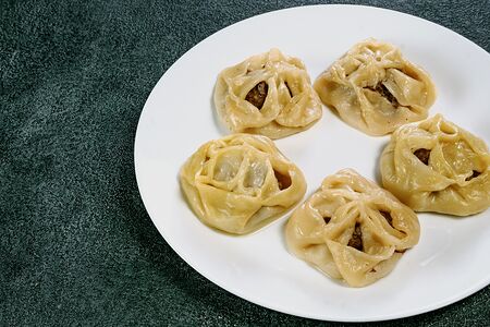 Манты с говядиной