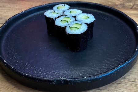 Огурец маки