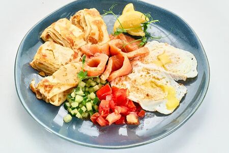 С малосольной семгой