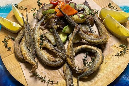 Черноморский сарган с овощами