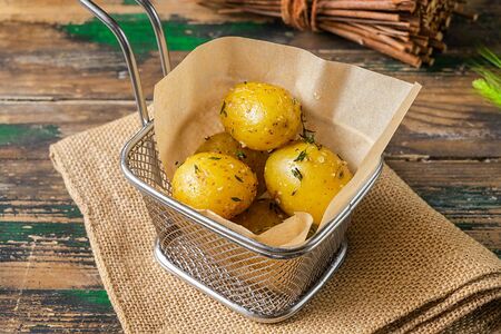 Бэби картофель с розмарином