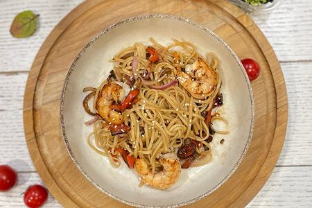 Лапша вок с креветками