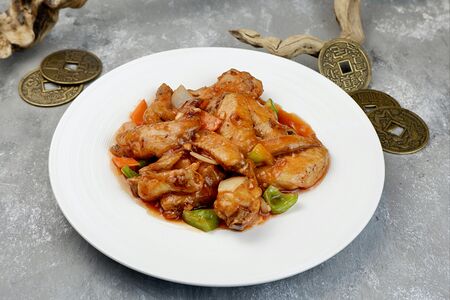 Крылья с овощами