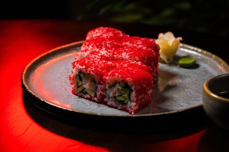 Ролл Калифорния с креветкой