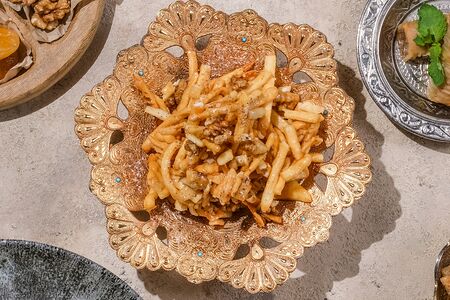 Чак-чак с орехами