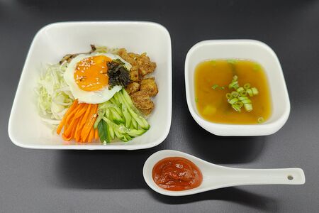 Комбо Куриный пибимпаб и мисо-суп