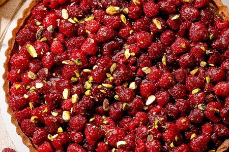 2 тарта с малиной и фисташкой