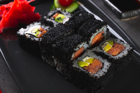 Двойной Лосось и Авокадо ролл