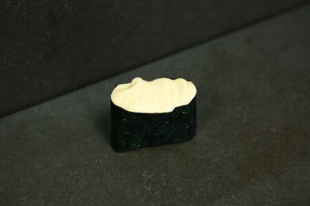 Острые суши с крабом