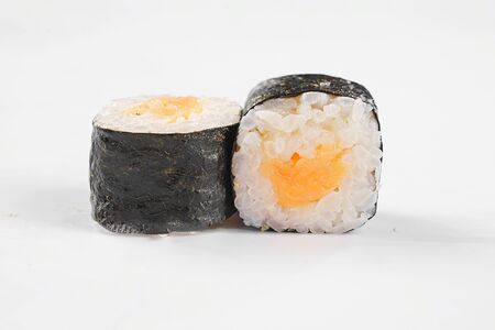 Классический ролл с лососем