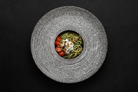 С песто и страчателлой