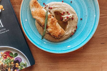 Хрустящий палтус с кремом из кореньев