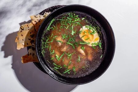 Куриный бульон с домашней лапшой