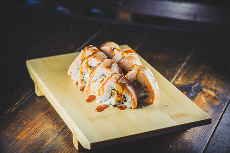 Фирменный ролл Пирамида