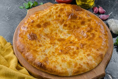 Хачапури по-имеретински большое