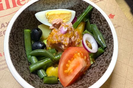 Салат с тунцом