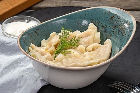 Домашние вареники ручной лепки