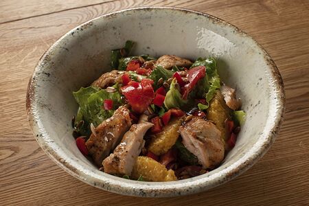 Салат с курицей и апельсином