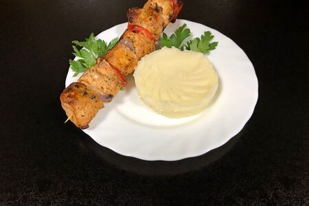 Куриный шашлычок с гарниром на выбор