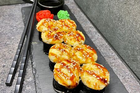 Запеченный ролл с курицей 