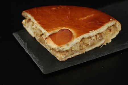 Четверть пирога с капустой