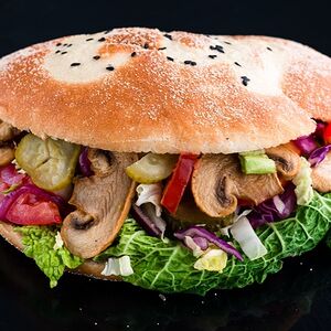 Вегетарианский донер в пите с грибами